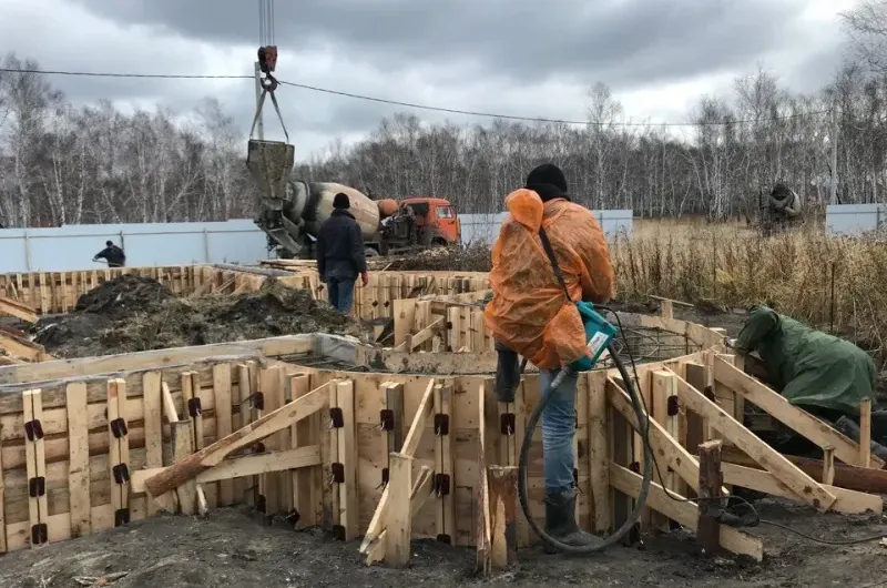 Ленточный фундамент заливаем осенью