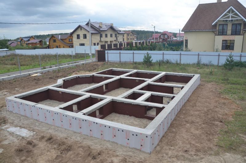 Заливка ленточного фундамента в Киеве