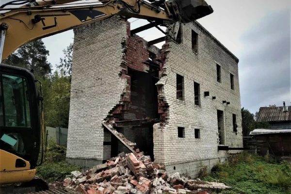 Демонтаж аварийных зданий Киев