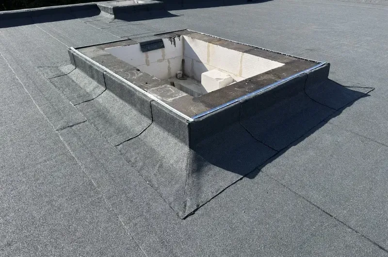 Устройство плоской кровли наплавным способом